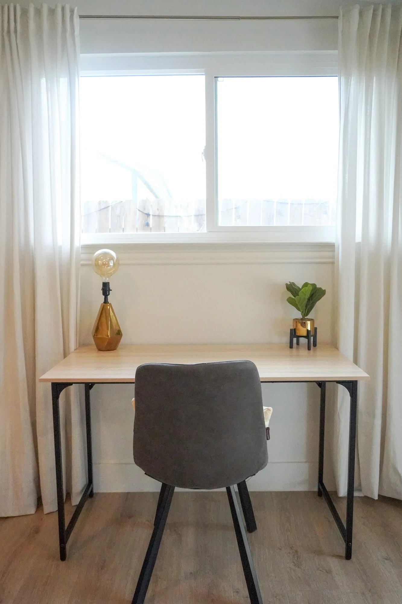 Dedicated work desk